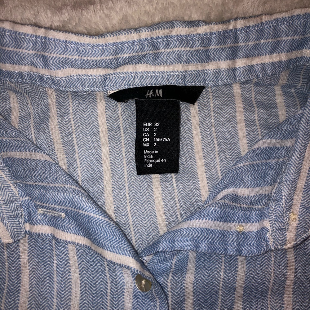 H&M Button Down Shirt - Picture 4 of 5